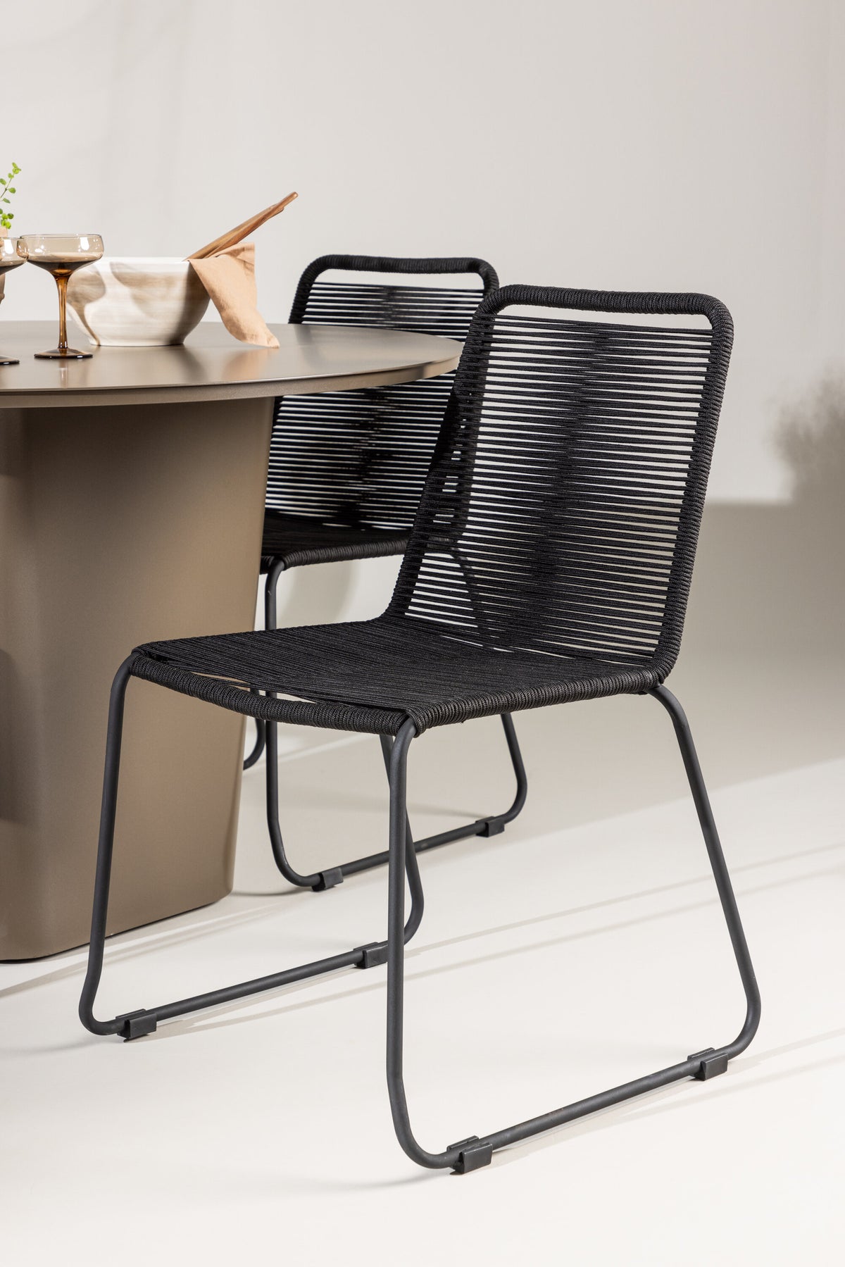 Santa Fe Matbord med Lindos Stolarna – Aluminium