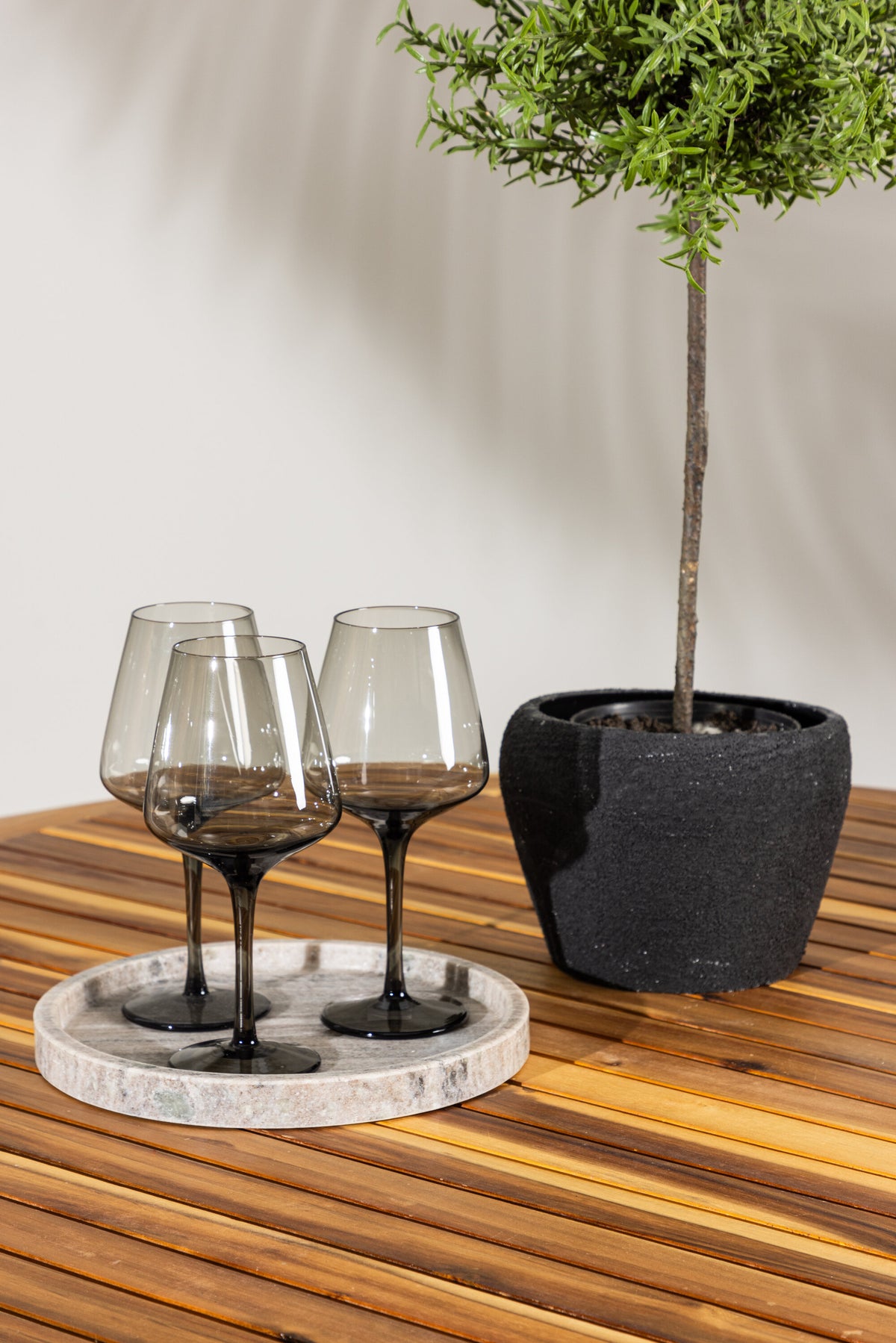 Lumpur Matbord med Lindos Stolarna – Akacia