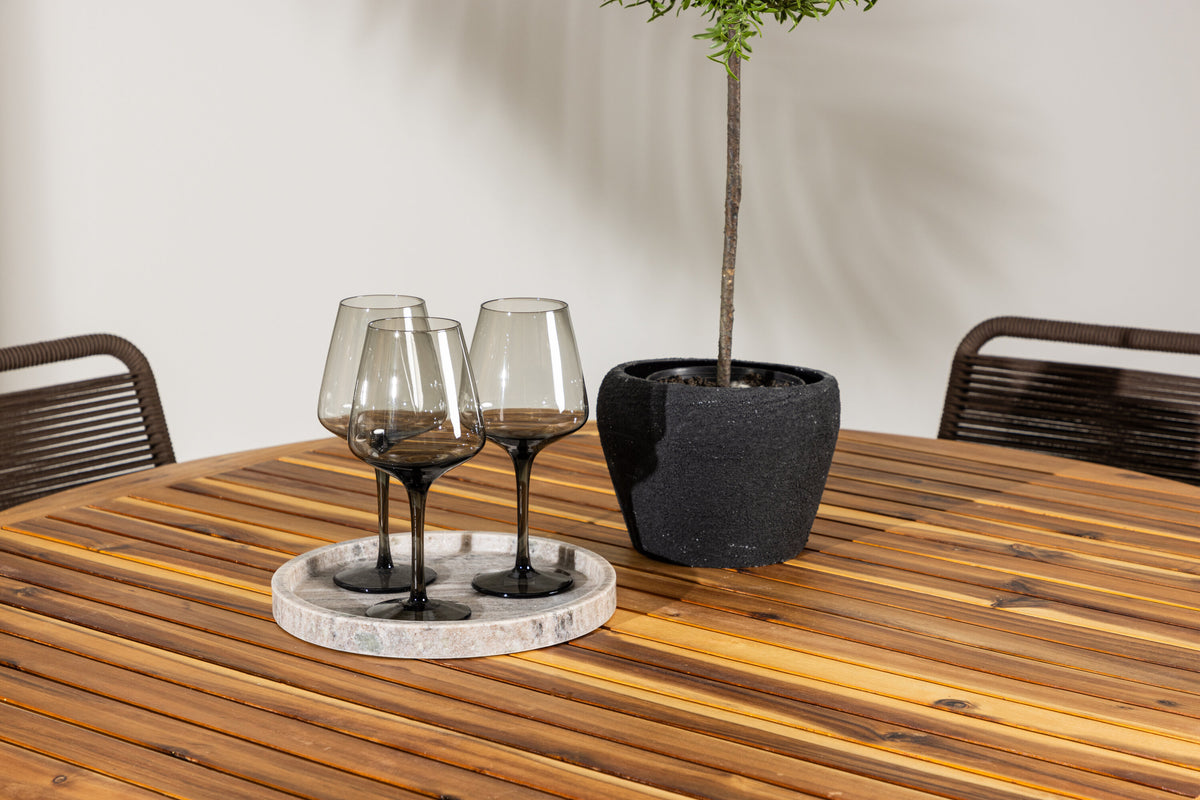 Lumpur Matbord med Lindos Stolarna – Akacia