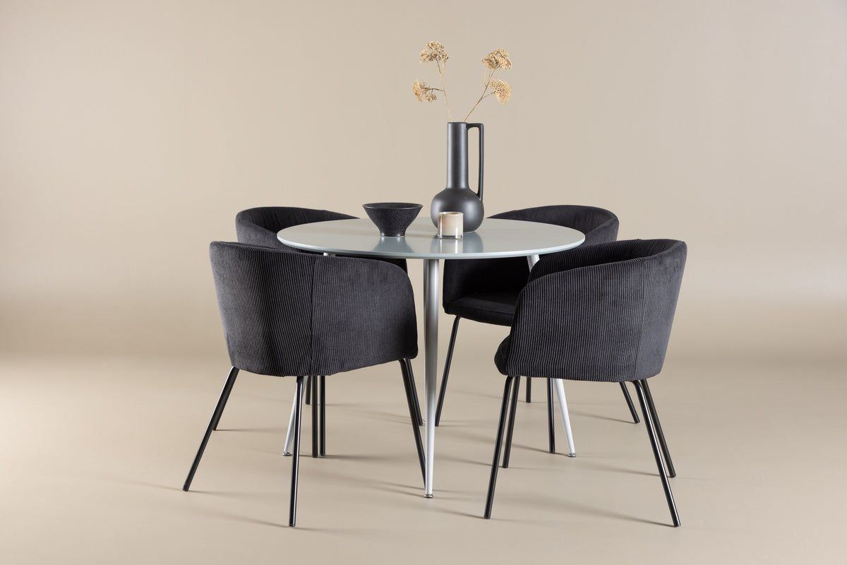 Plaza Matbord med Berit Stolarna