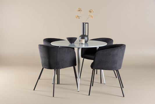 Plaza Matbord med Berit Stolarna