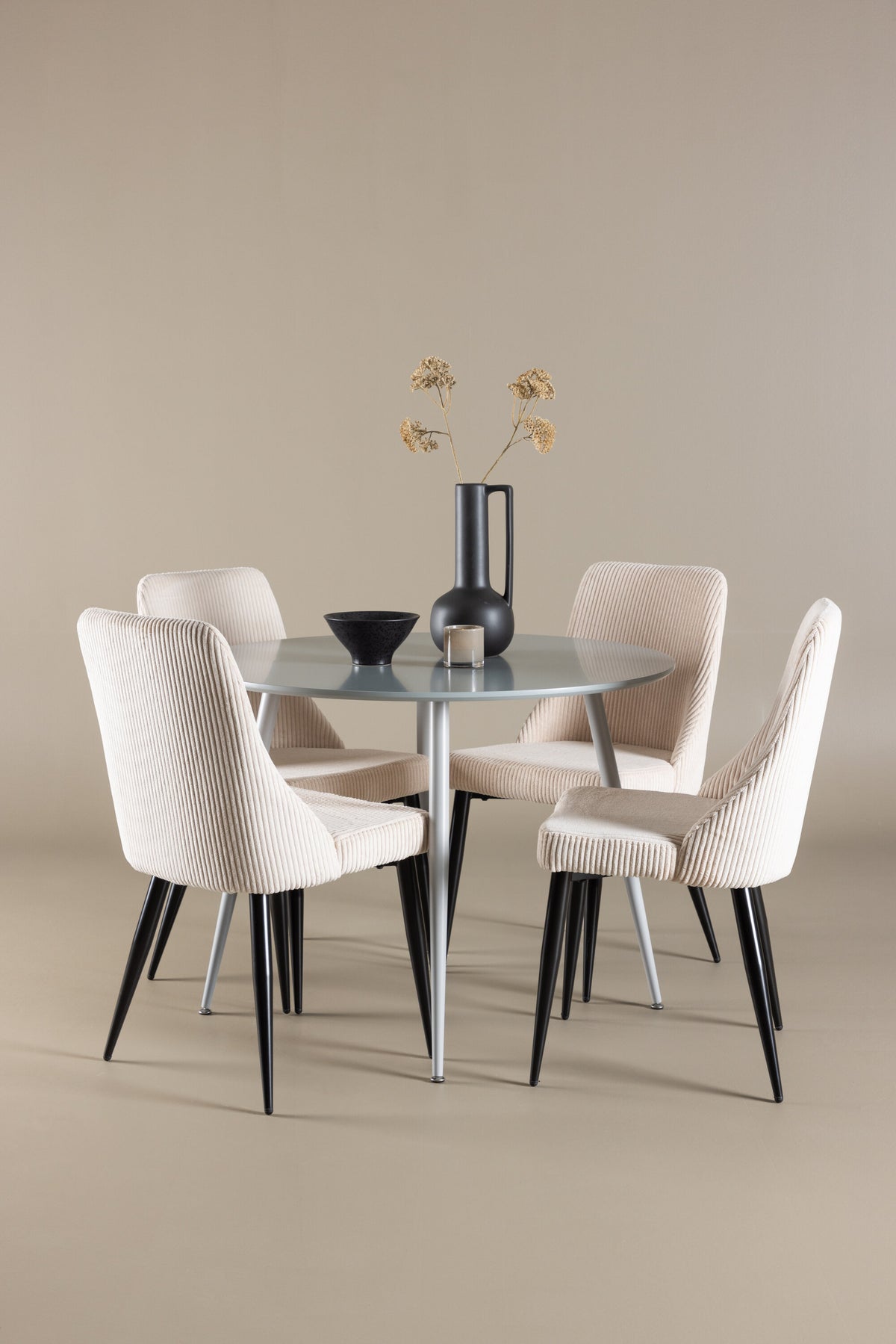 Plaza Matbord med Leone Stolarna – MDF