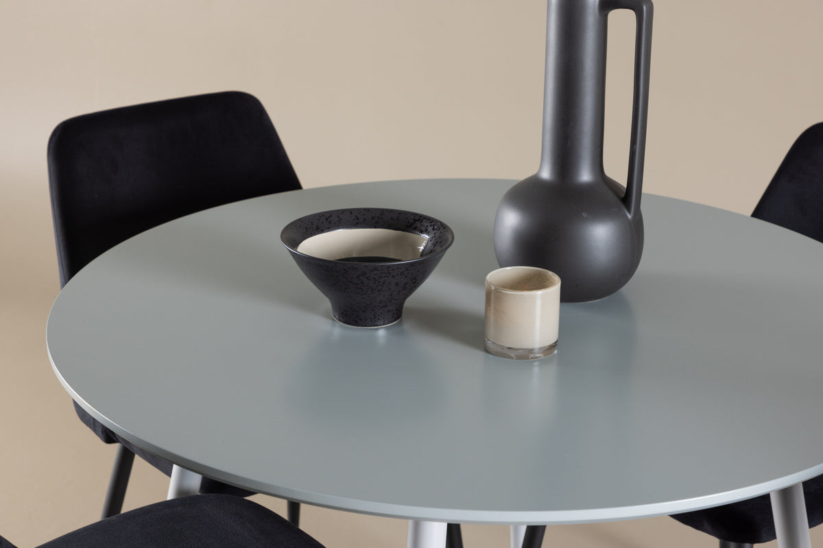 Plaza Matbord med Night Stolarna