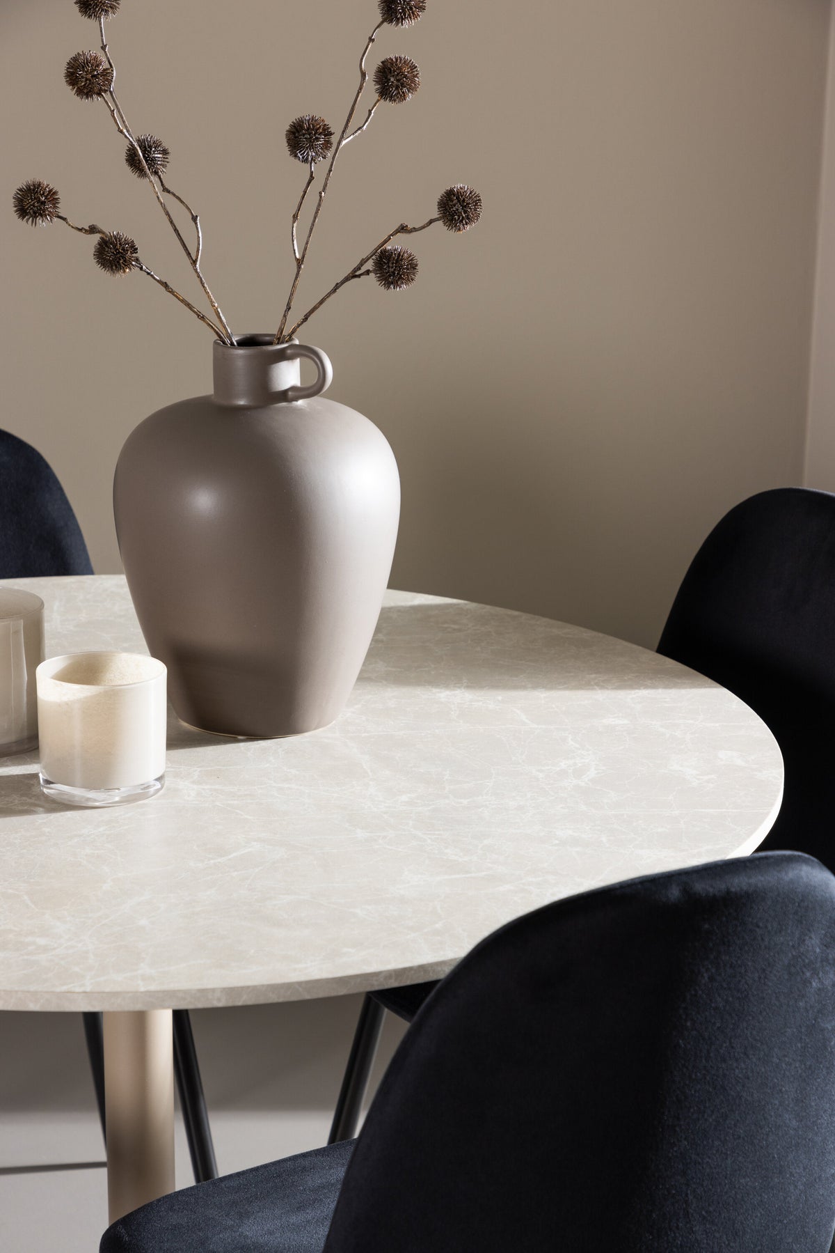 Lycke Matbord med Polar Stolarna – MDF