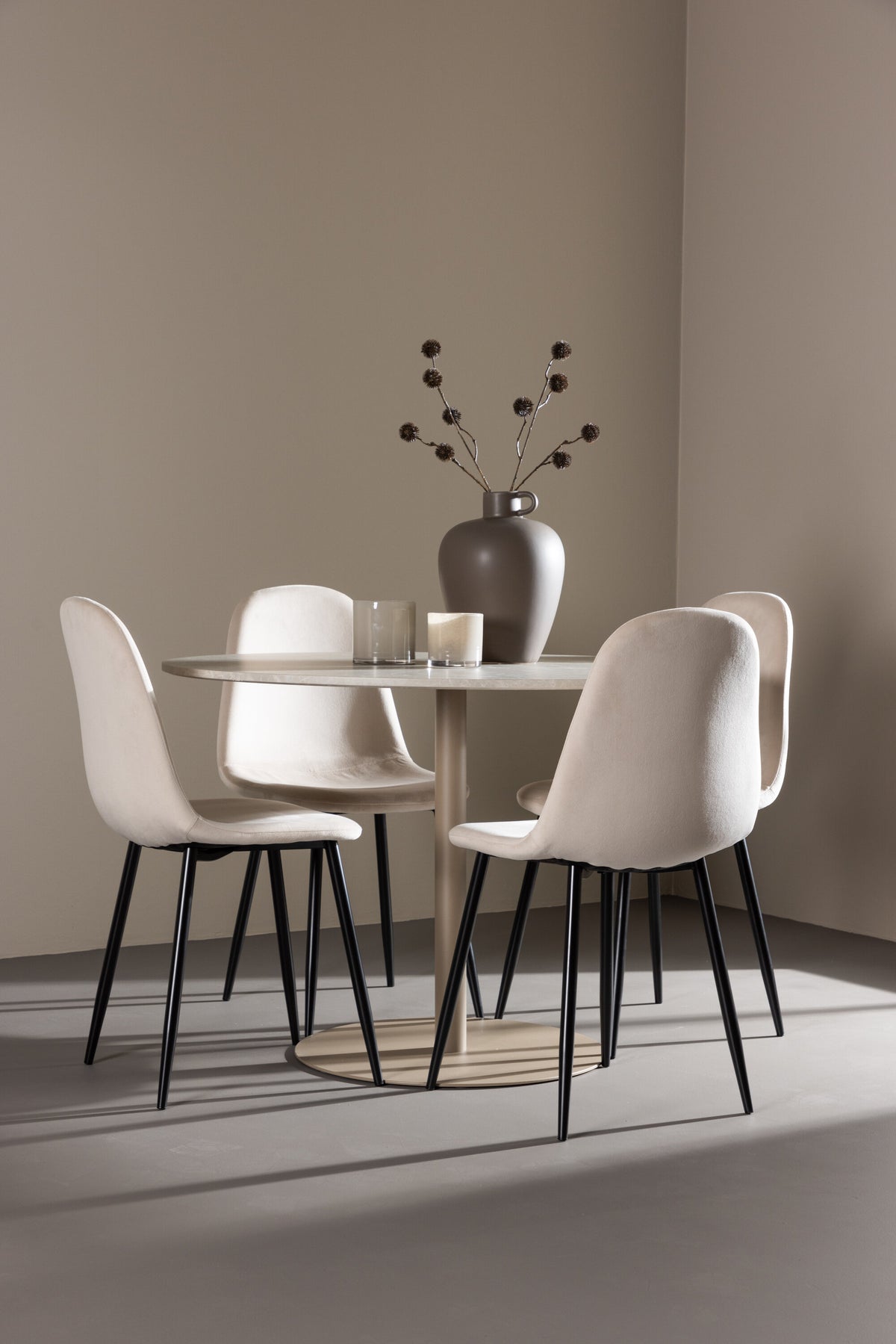 Lycke Matbord med Polar Stolarna – MDF