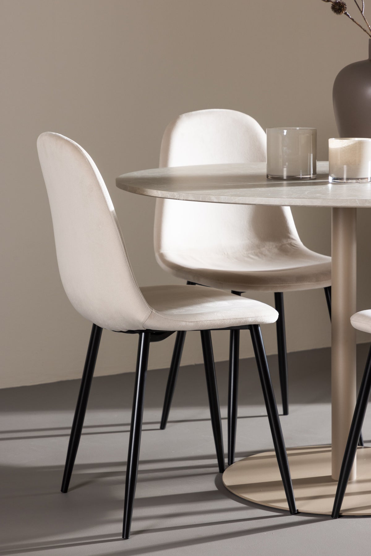 Lycke Matbord med Polar Stolarna – MDF