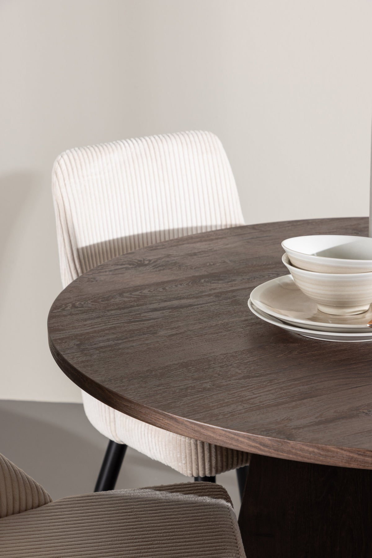 Bootcut Matbord med Leone Stolarna – MDF