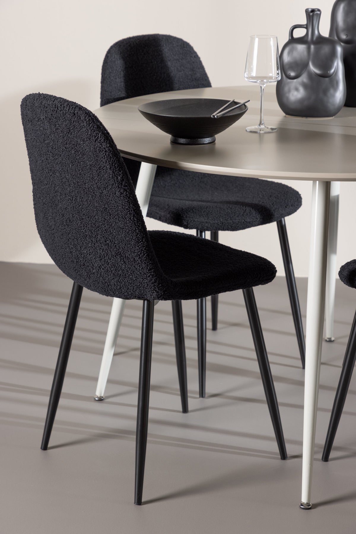Plaza Matbord med Polar Stolarna – MDF