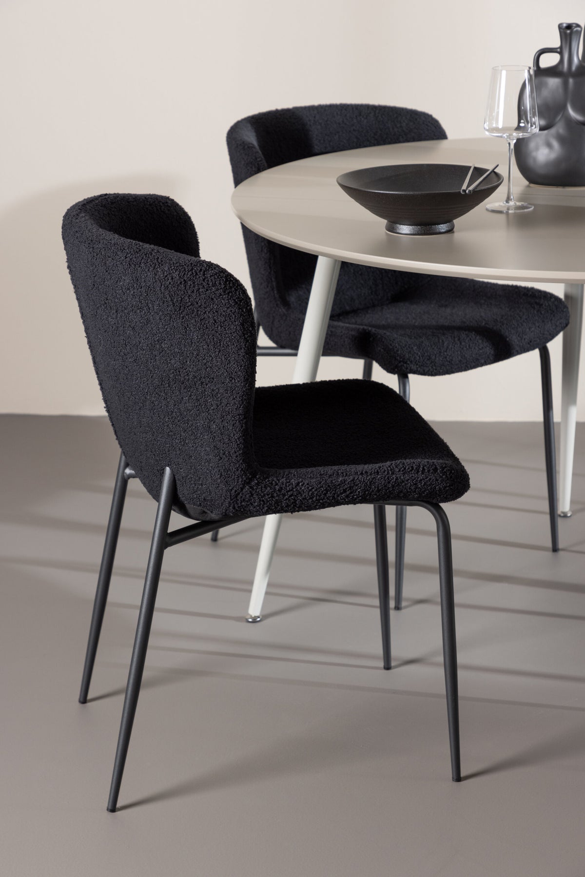 Plaza Matbord med Modesto Stolarna – MDF