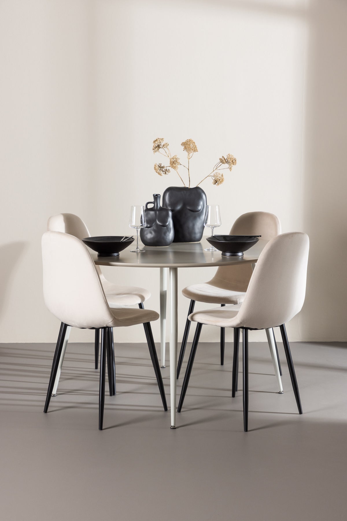 Plaza Matbord med Polar Stolarna – MDF