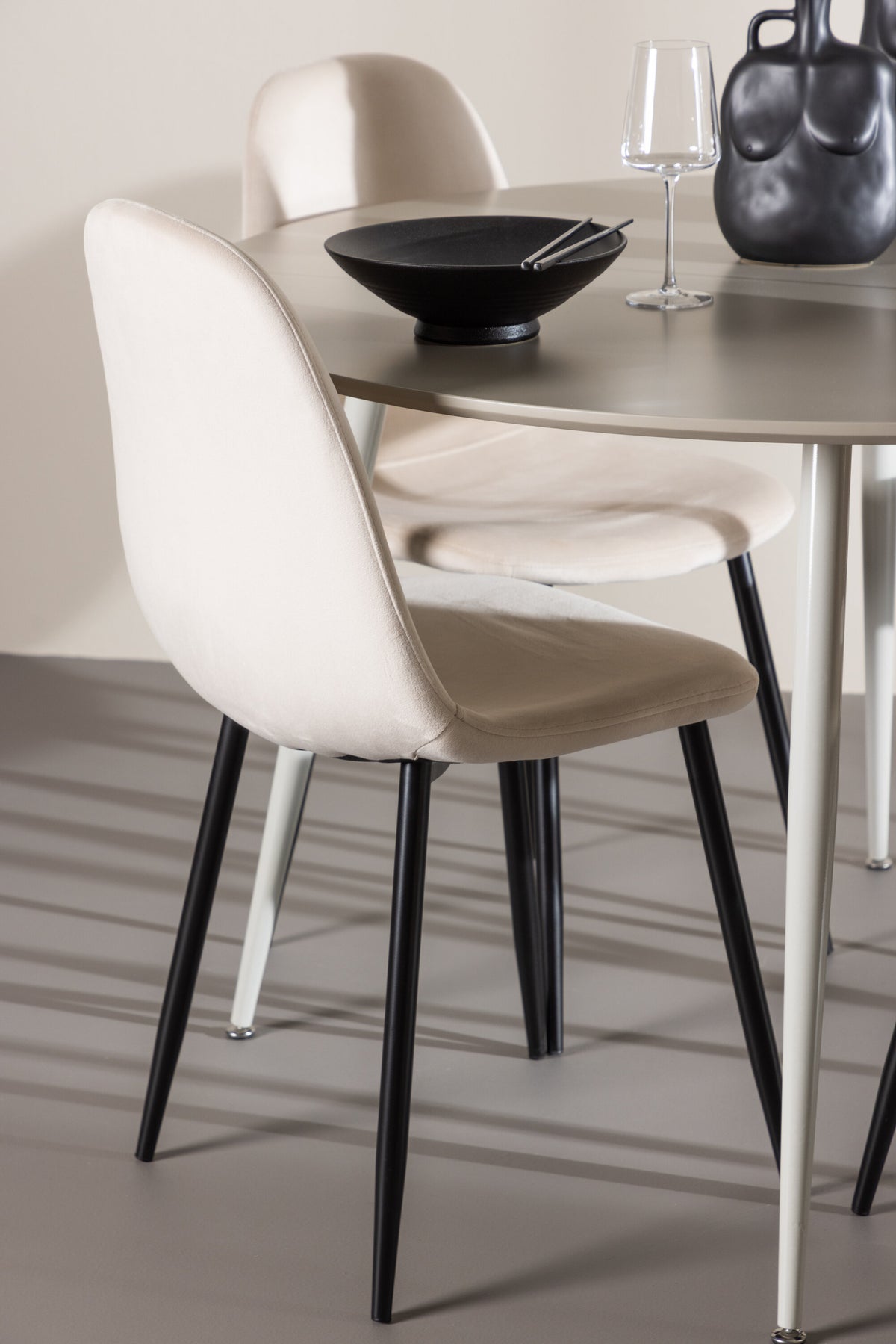 Plaza Matbord med Polar Stolarna – MDF