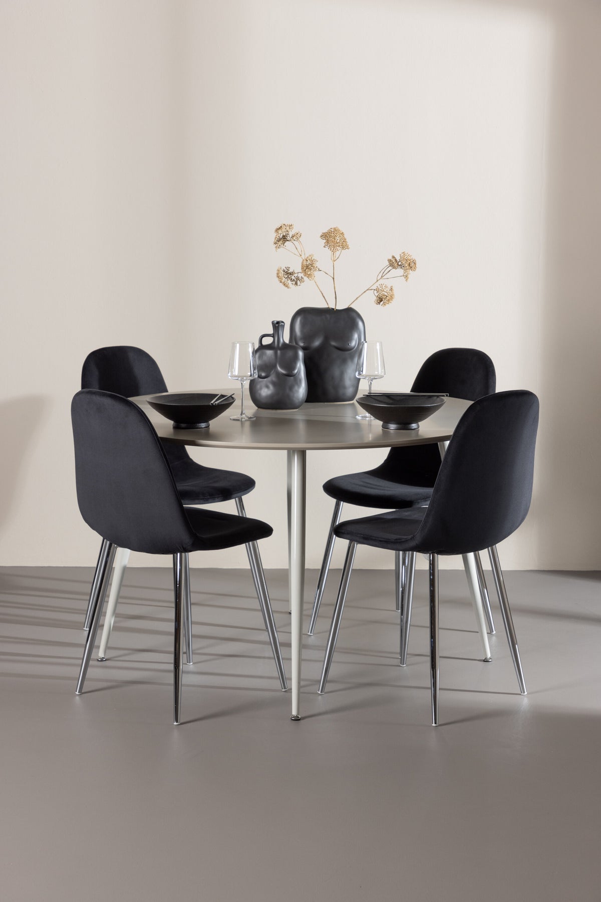 Plaza Matbord med Polar Stolarna – MDF