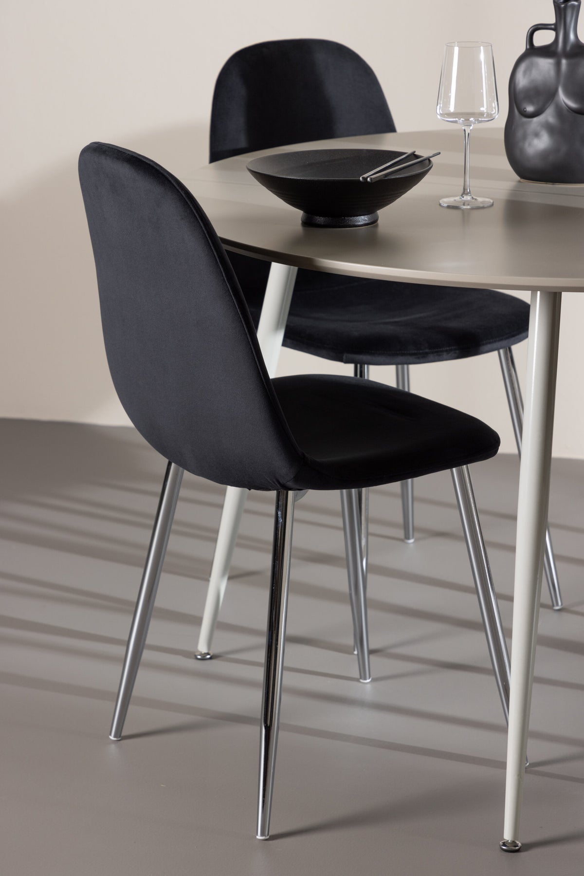 Plaza Matbord med Polar Stolarna – MDF