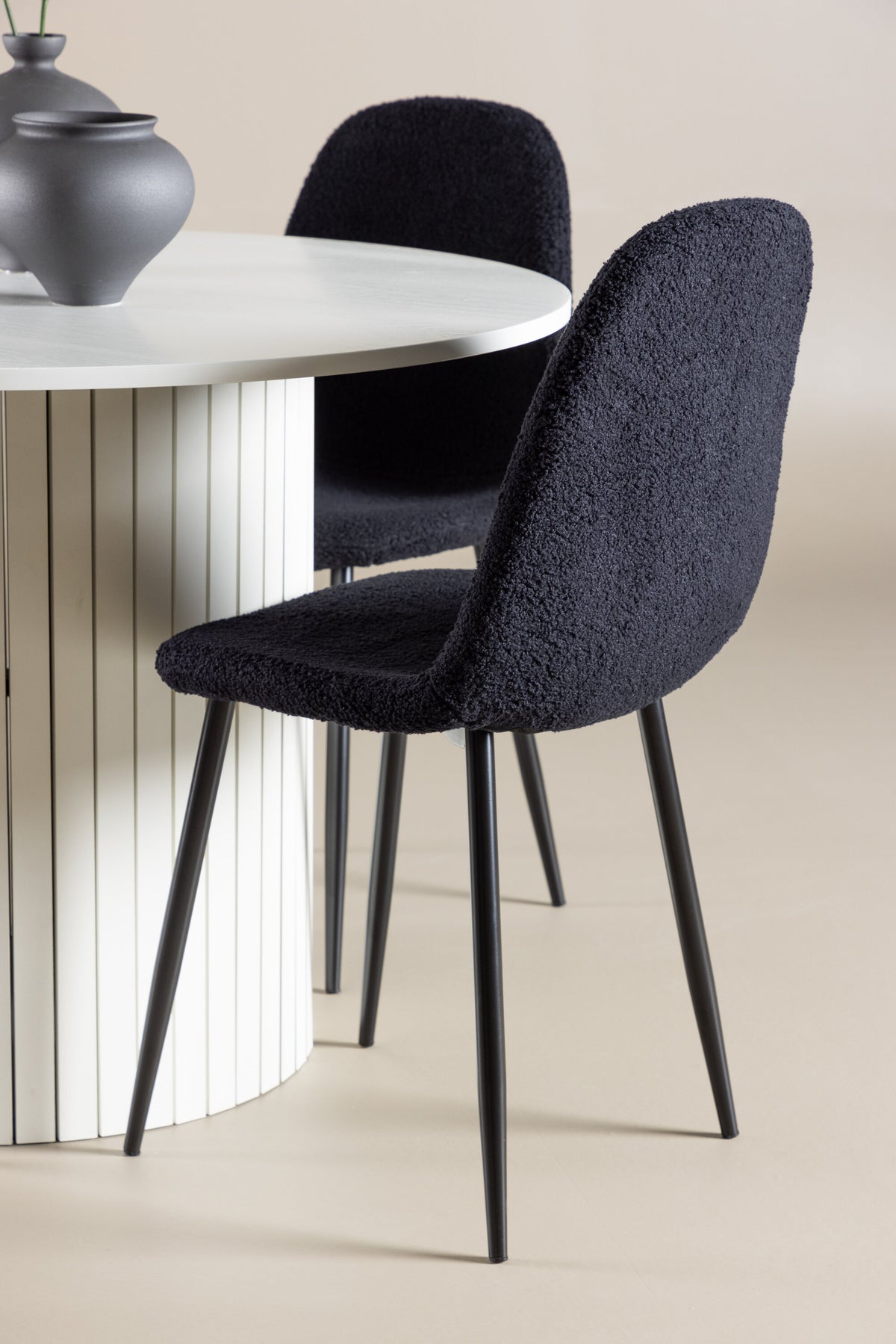 Härön Matbord med Polar Stolarna – MDF