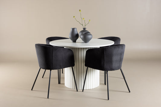 Härön Matbord med Berit Stolarna – MDF