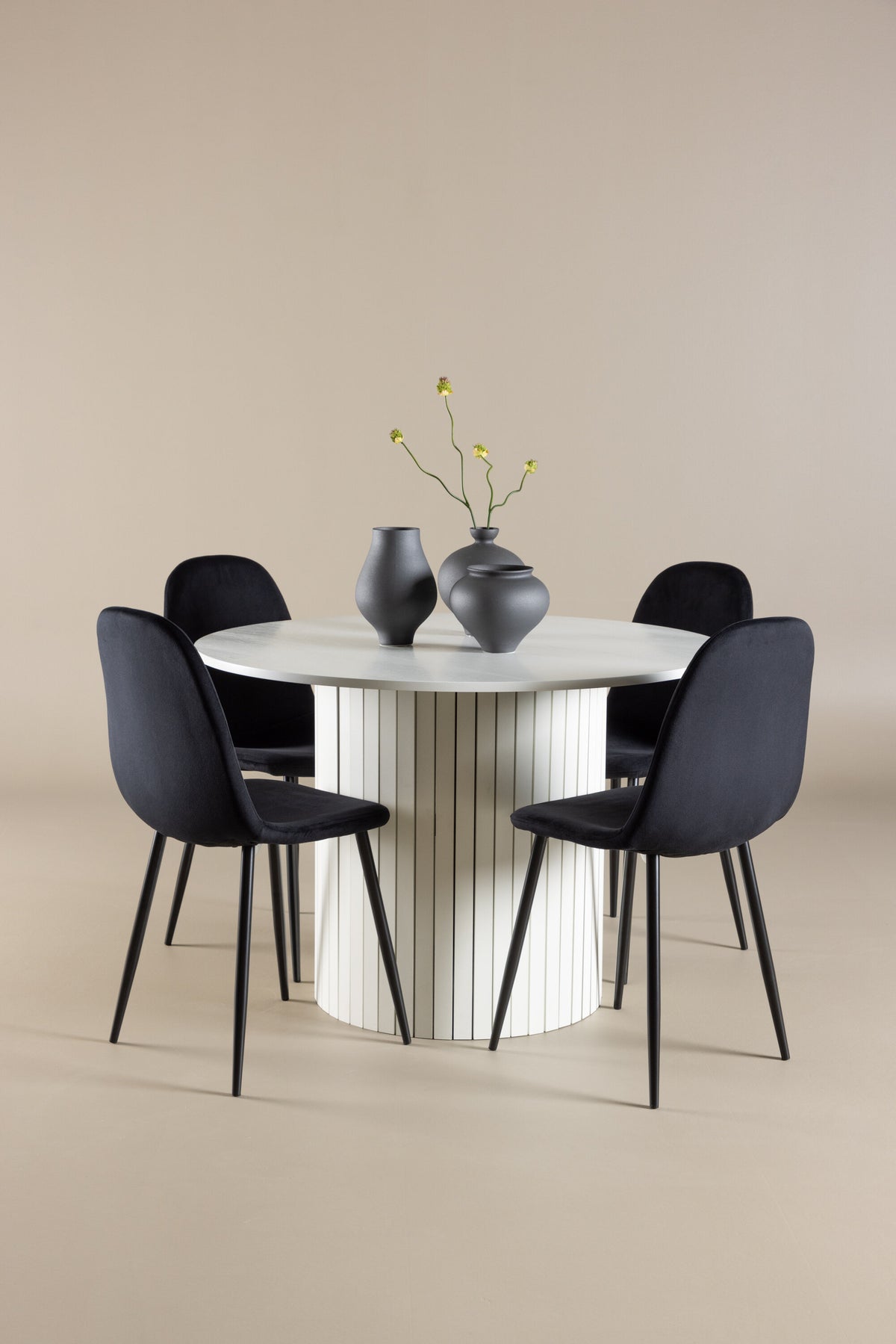 Härön Matbord med Polar Stolarna – MDF
