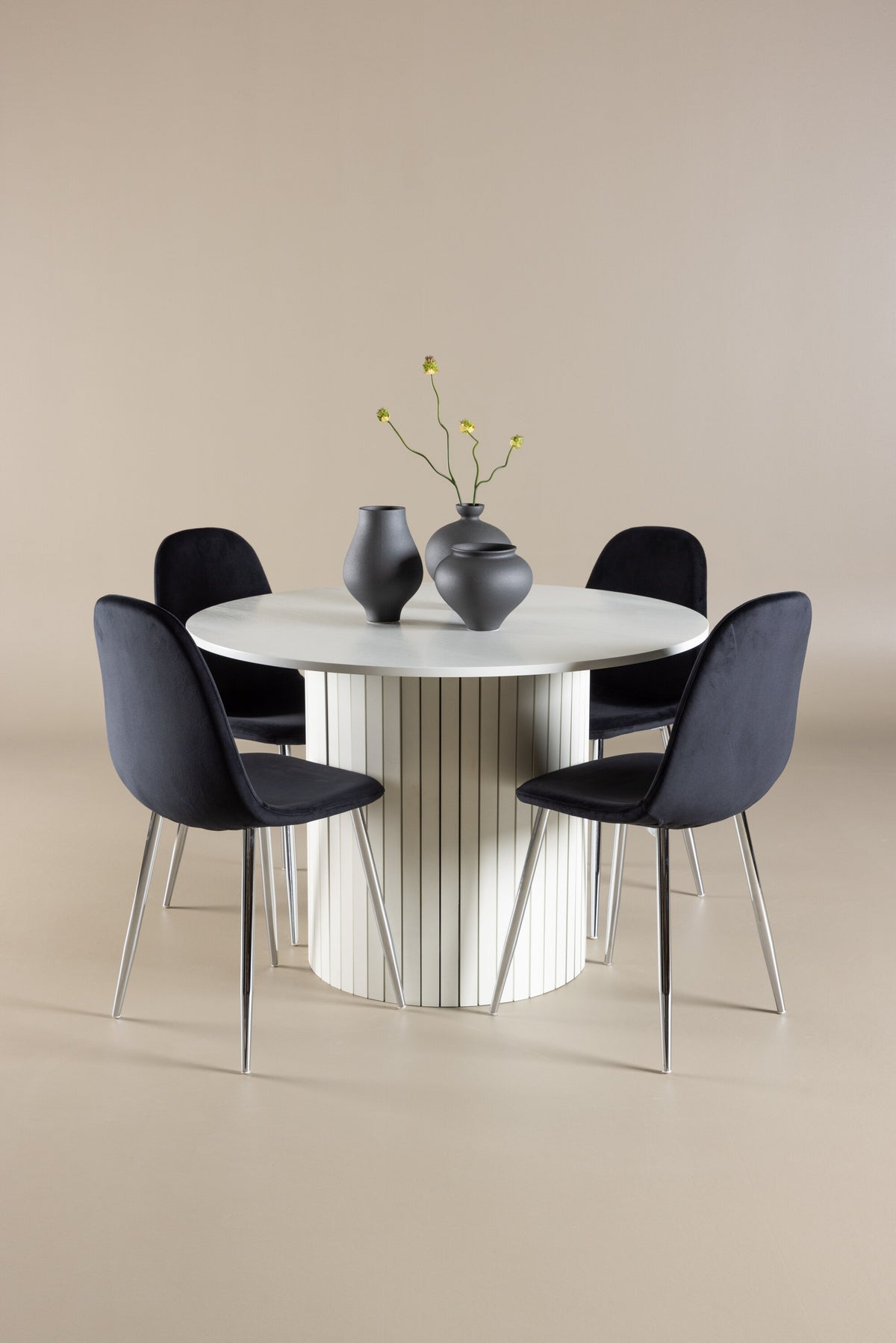 Härön Matbord med Polar Stolarna – MDF