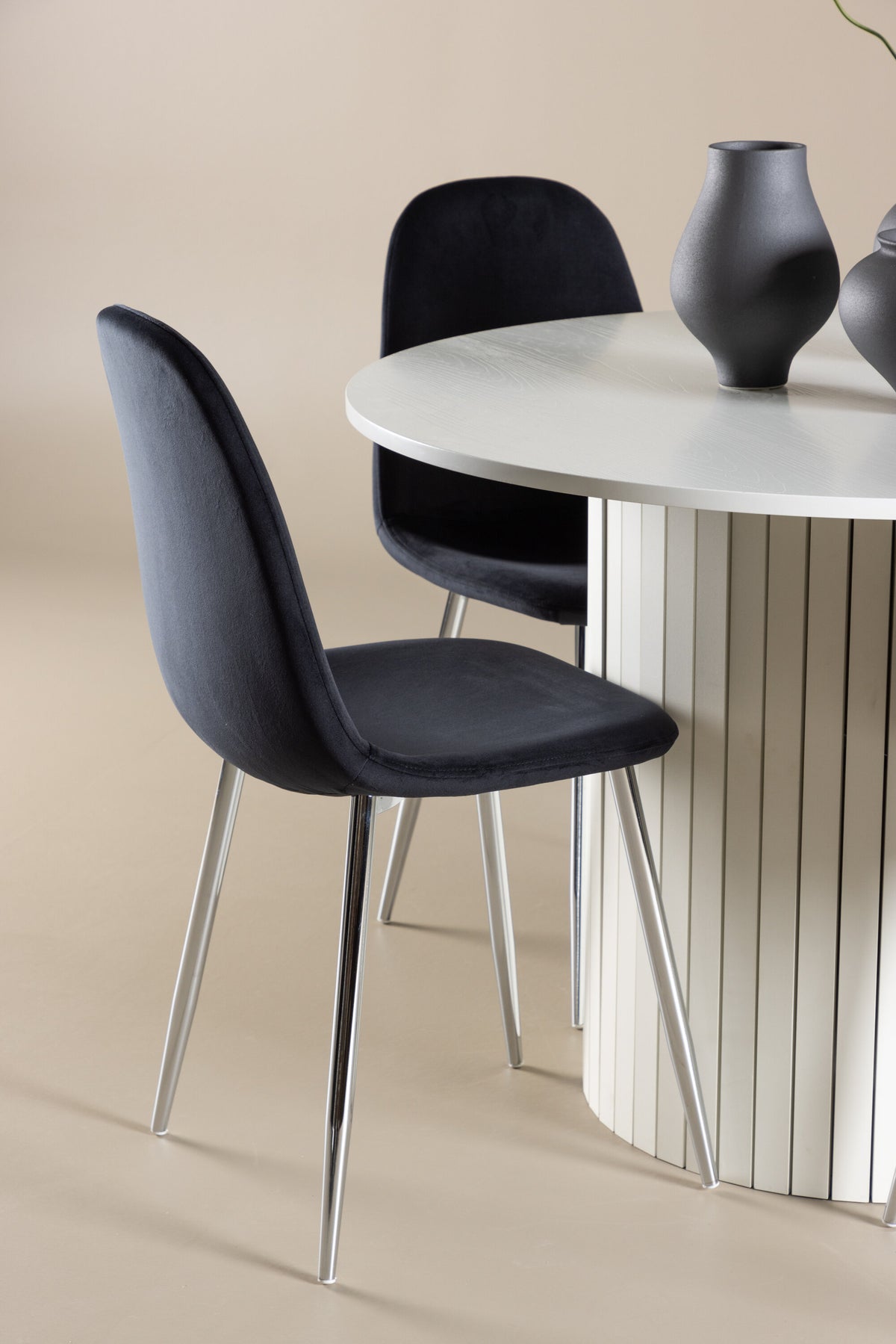 Härön Matbord med Polar Stolarna – MDF