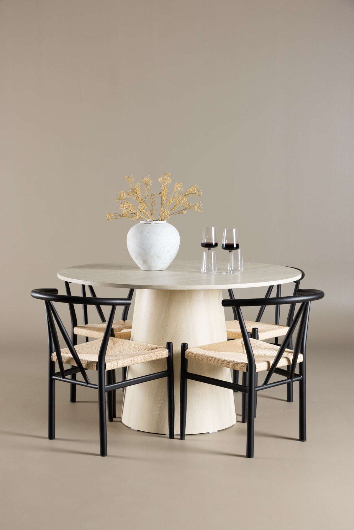 Lanzo Matbord med Alfons Stolarna – MDF