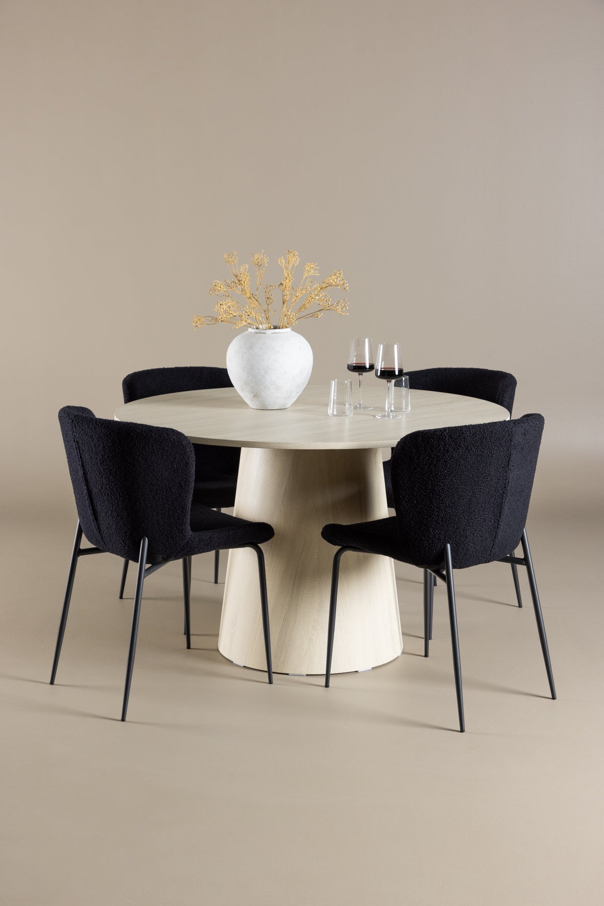 Lanzo Matbord med Modesto Stolarna – MDF