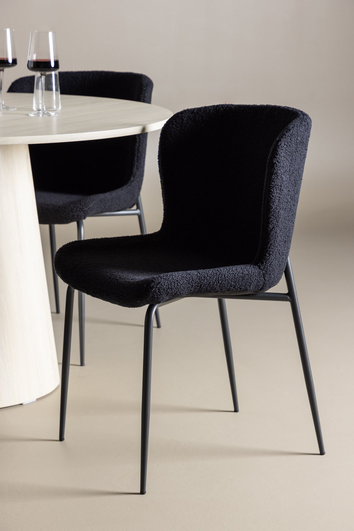 Lanzo Matbord med Modesto Stolarna – MDF