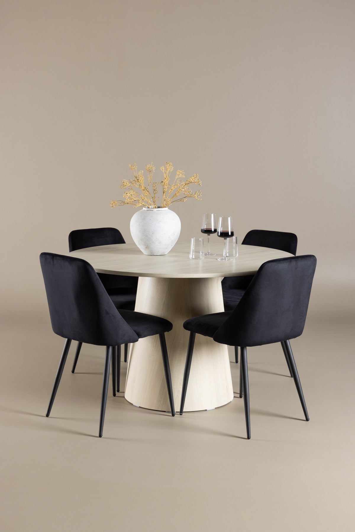 Lanzo Matbord med Night Stolarna – MDF