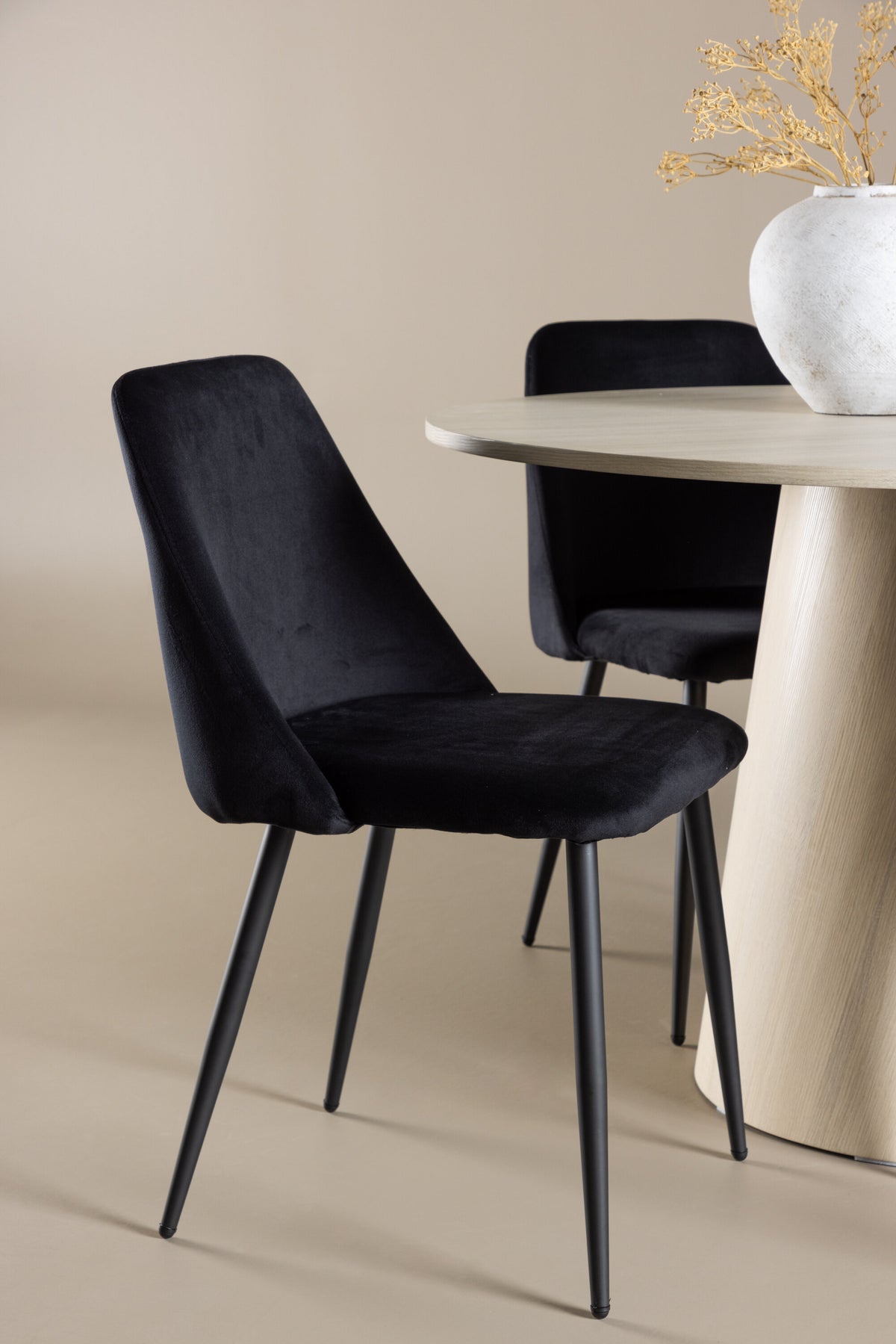 Lanzo Matbord med Night Stolarna – MDF