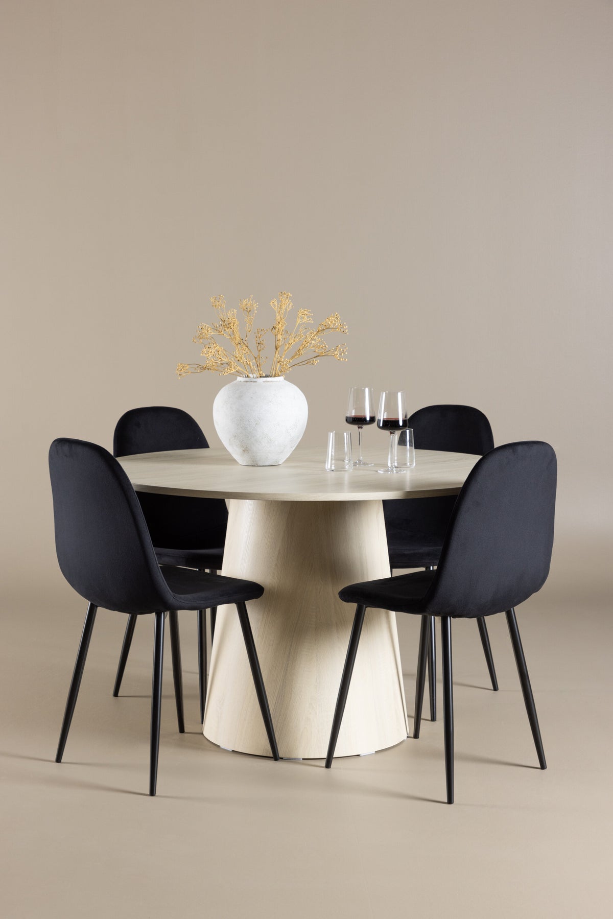 Lanzo Matbord med Polar Stolarna – MDF