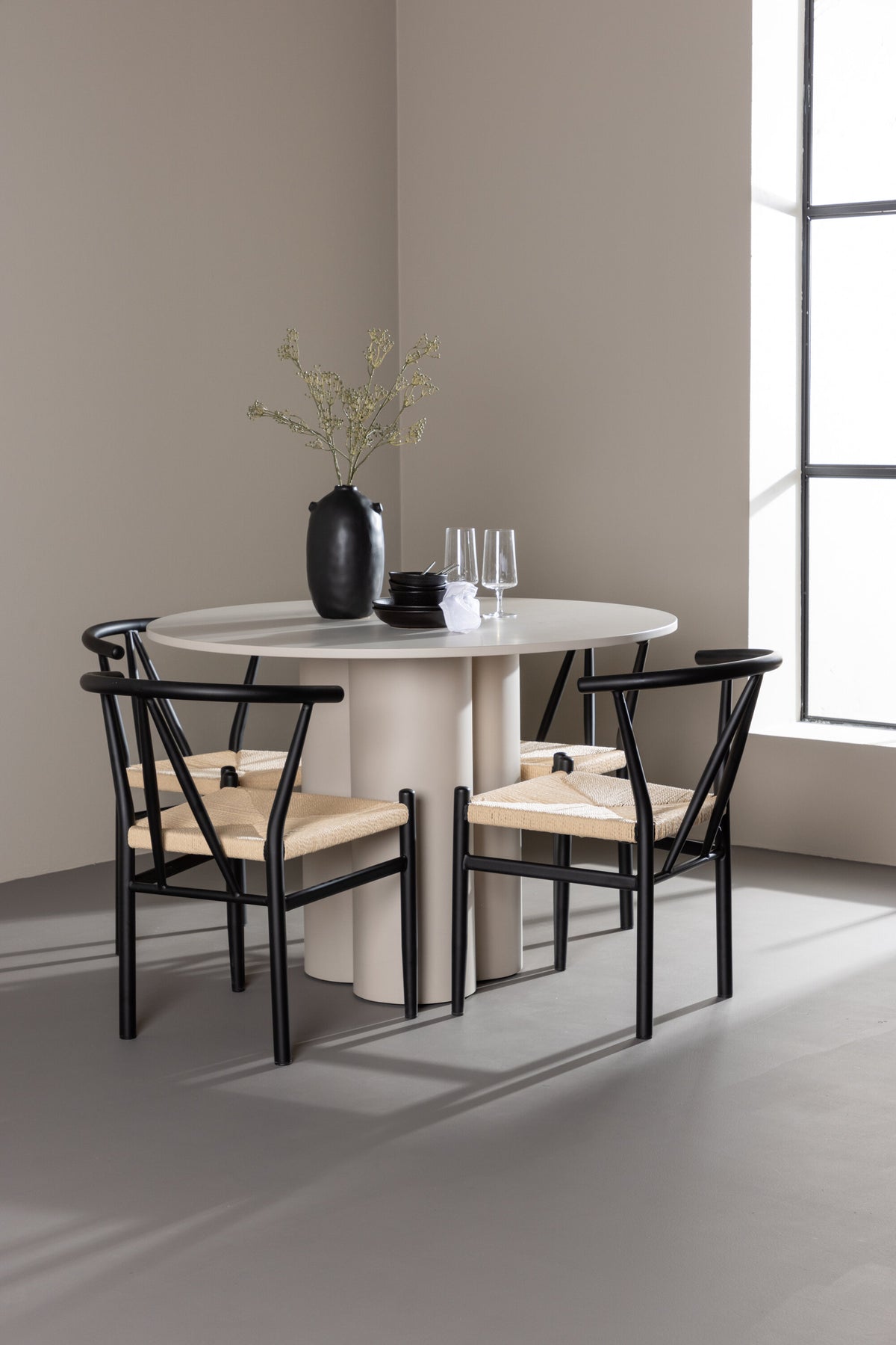 Olivia Matbord med Alfons Stolarna – MDF