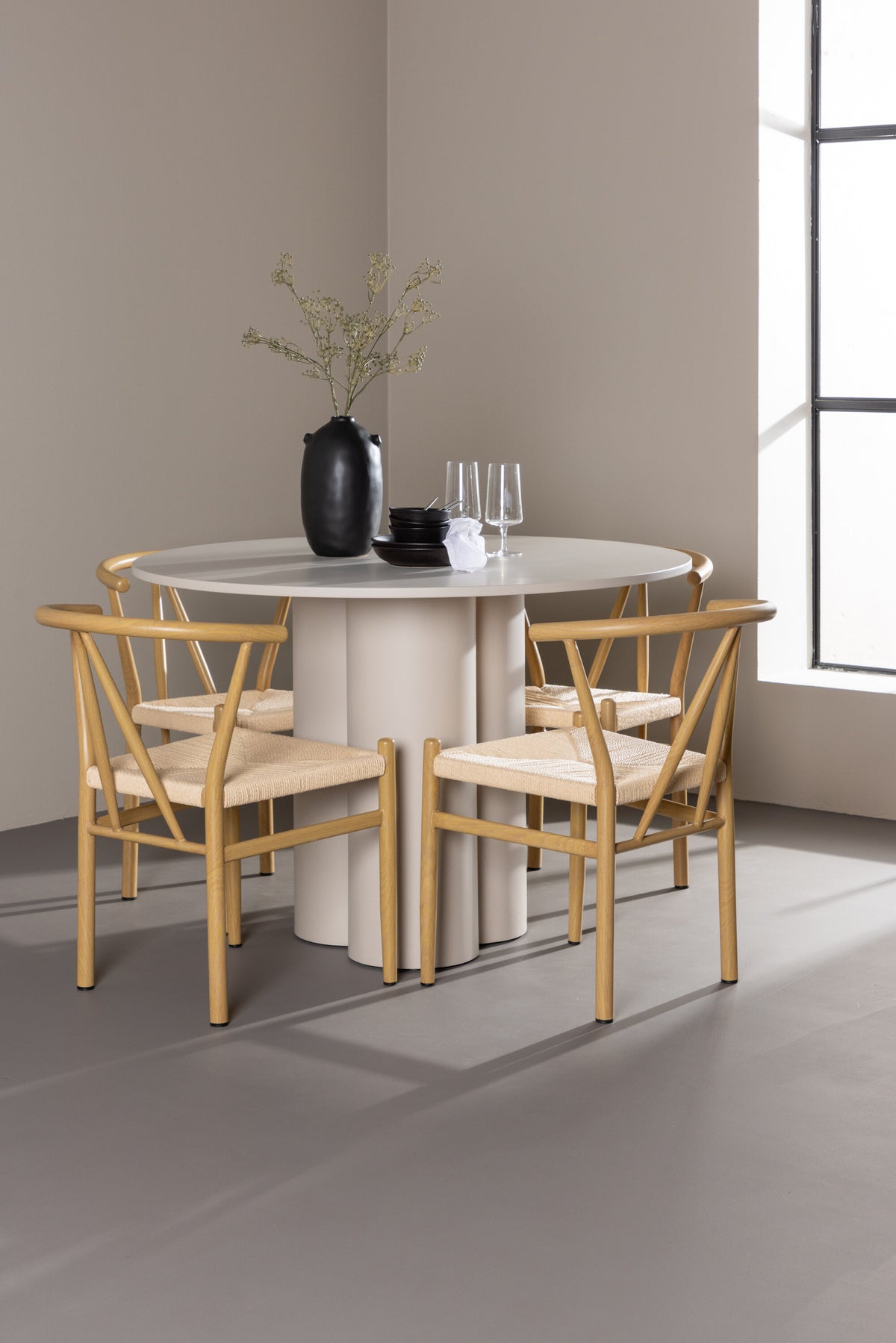 Olivia Matbord med Alfons Stolarna – MDF