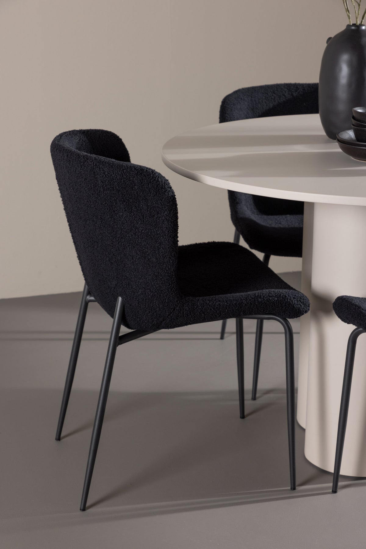 Olivia Matbord med Modesto Stolarna – MDF