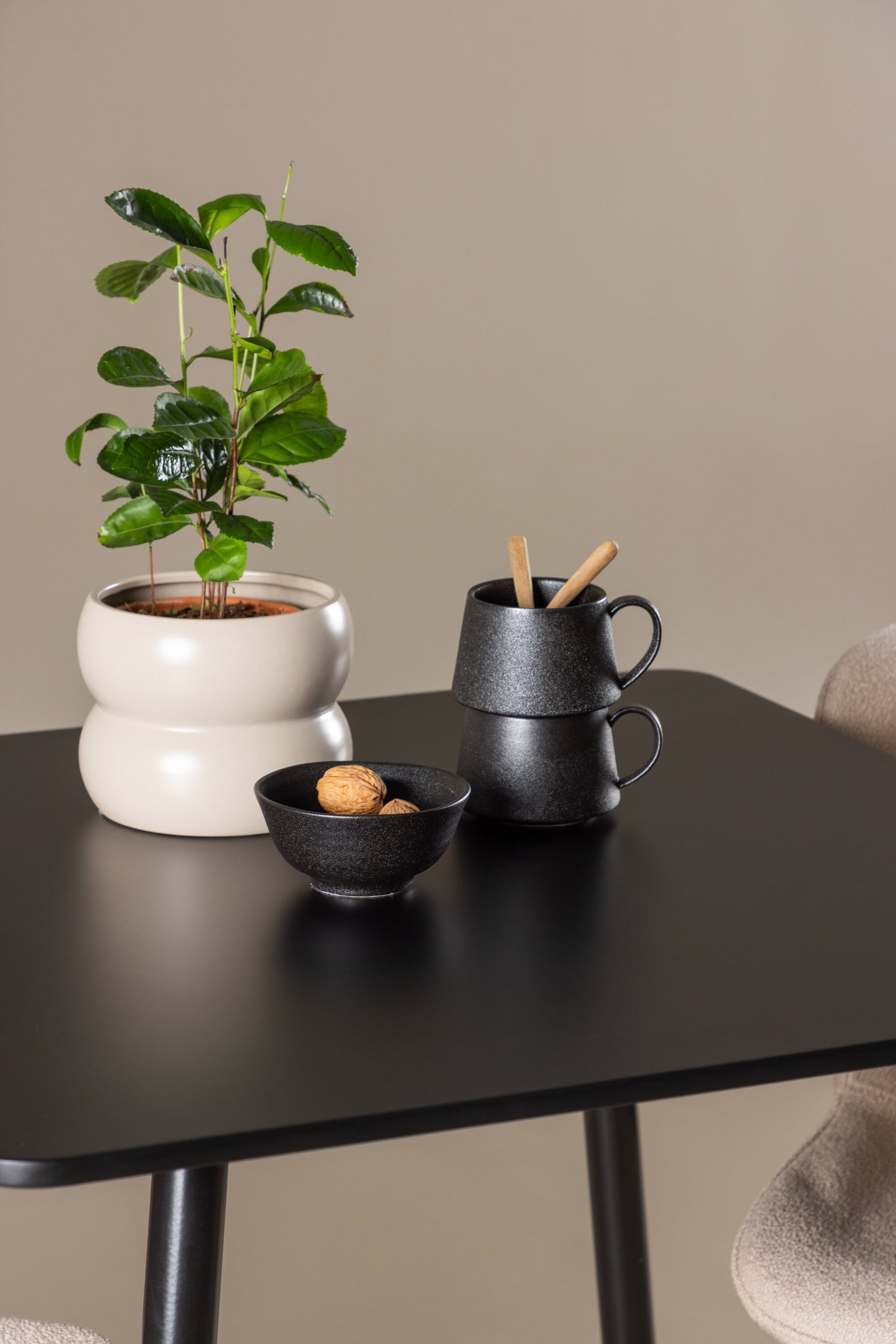 Polar Matbord med Modesto Stolarna – MDF