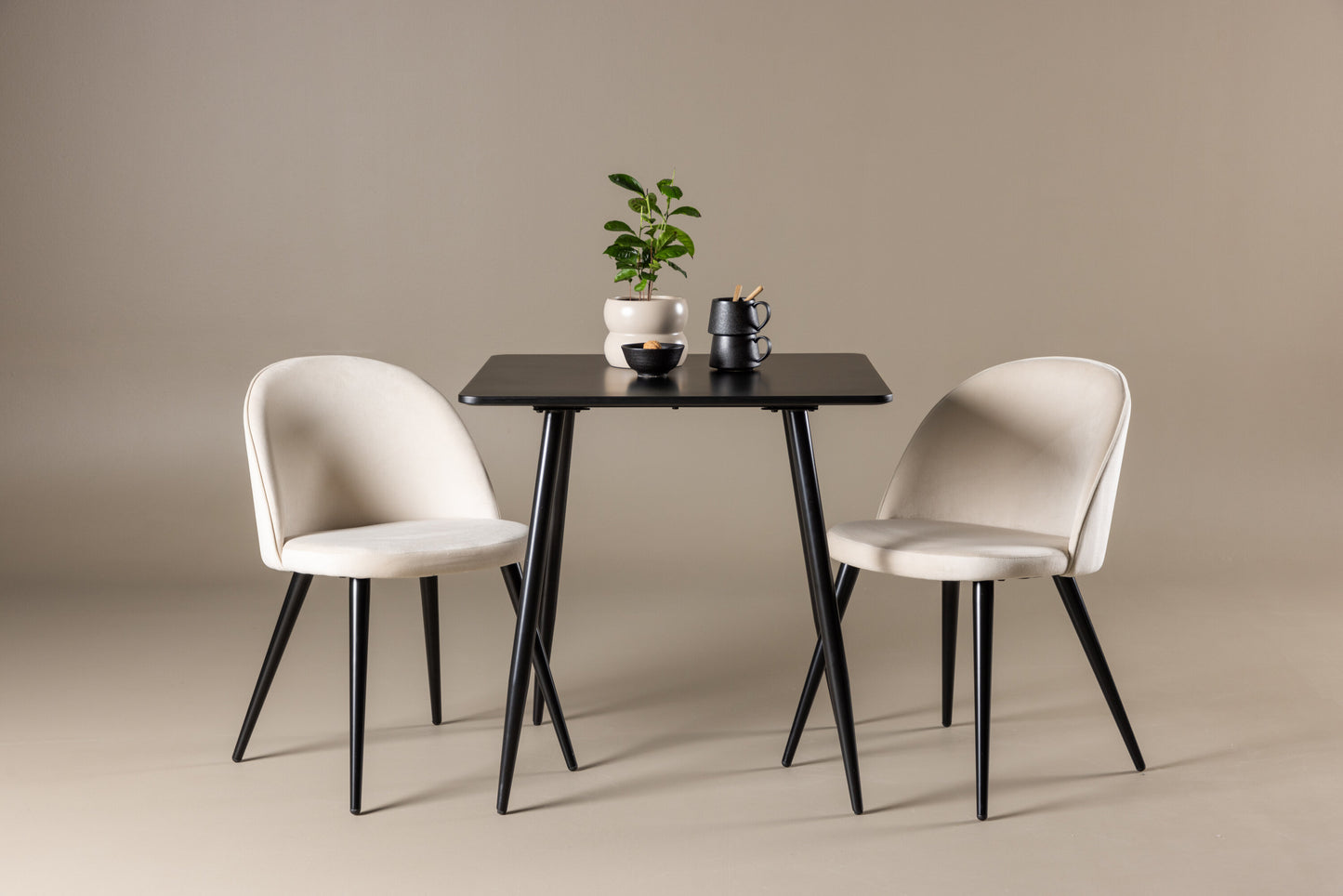 Polar Matbord med Velvet Stolarna – MDF