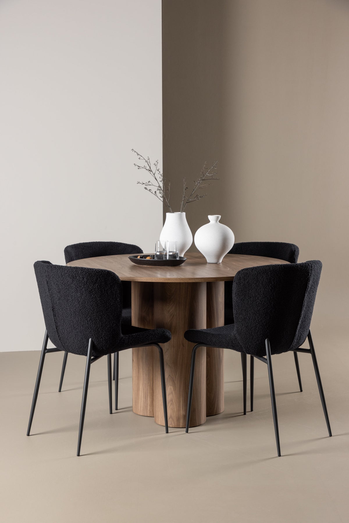 Olivia Matbord med Modesto Stolarna – MDF