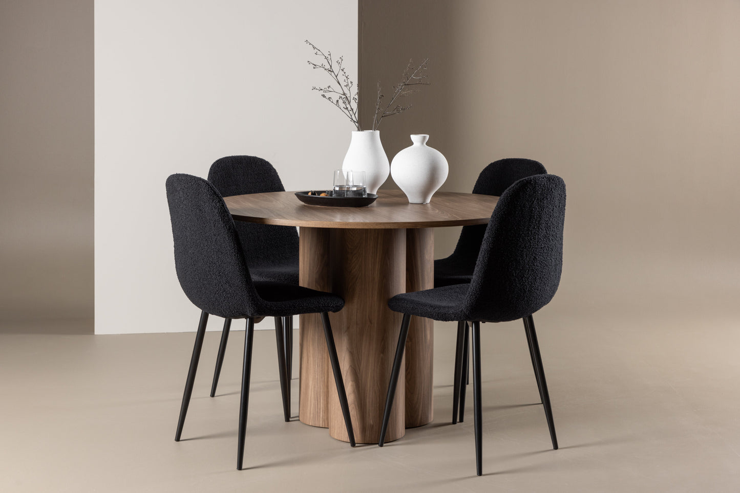 Olivia Matbord med Polar Stolarna – MDF