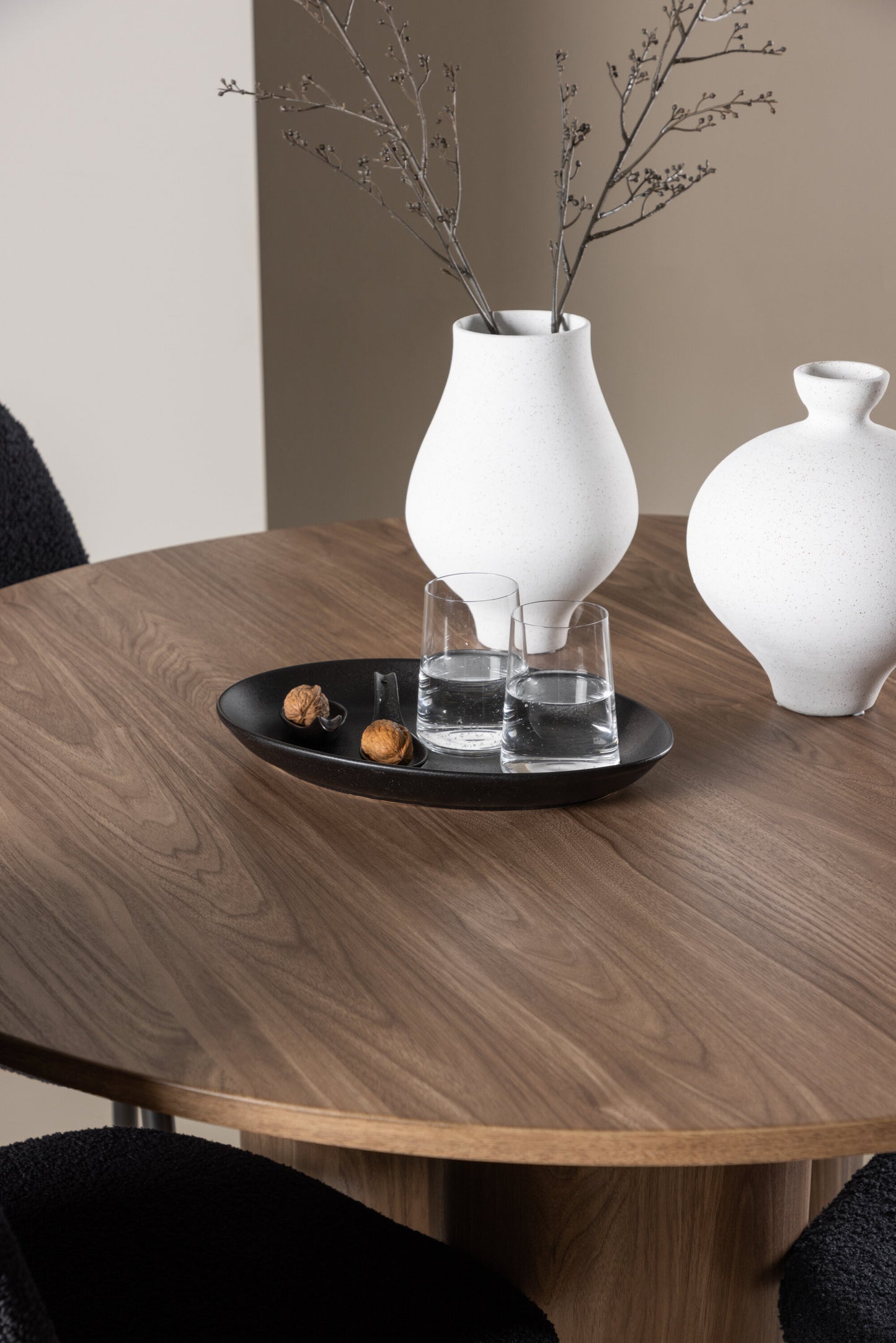 Olivia Matbord med Polar Stolarna – MDF