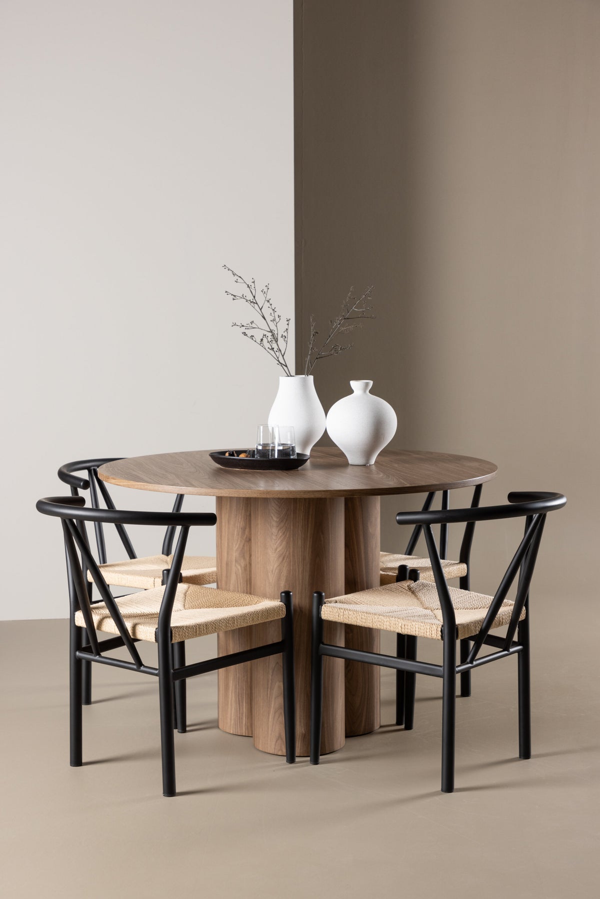 Olivia Matbord med Alfons Stolarna – MDF