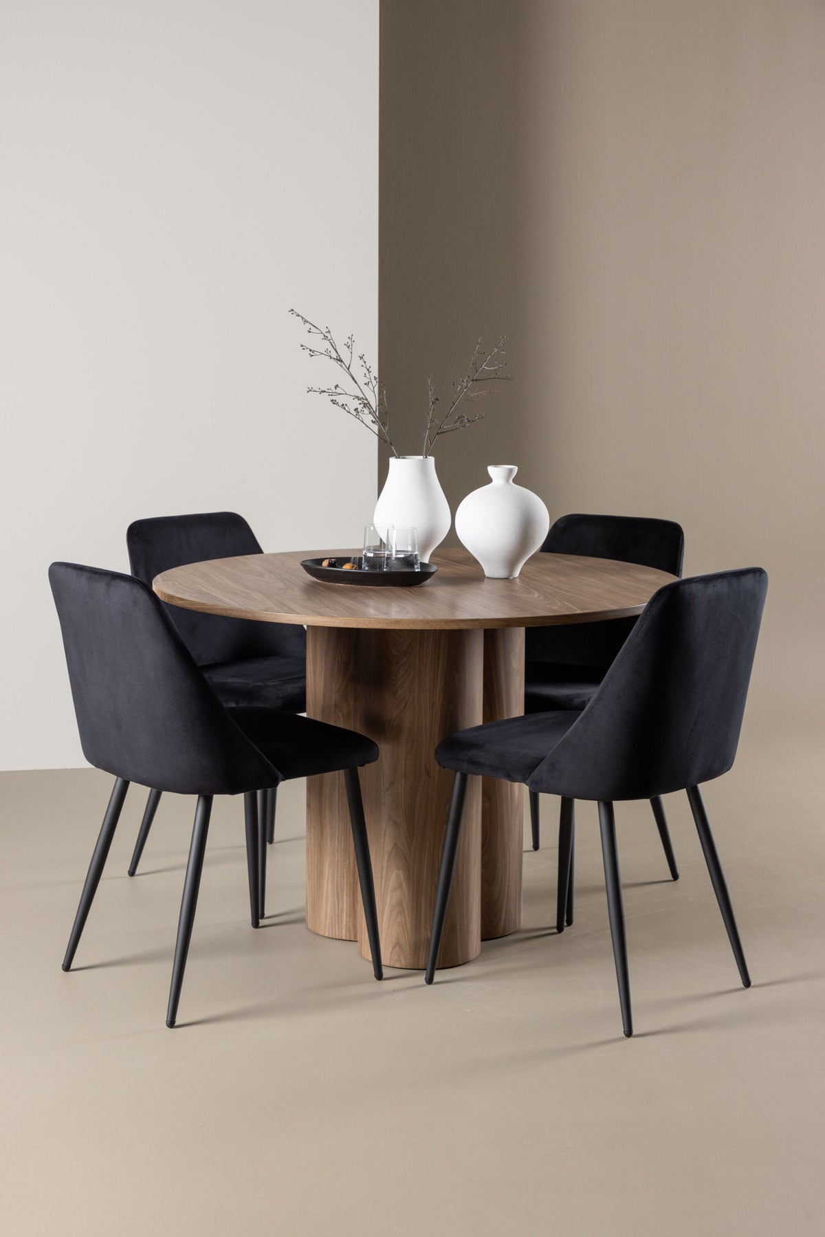 Olivia Matbord med Night Stolarna – MDF