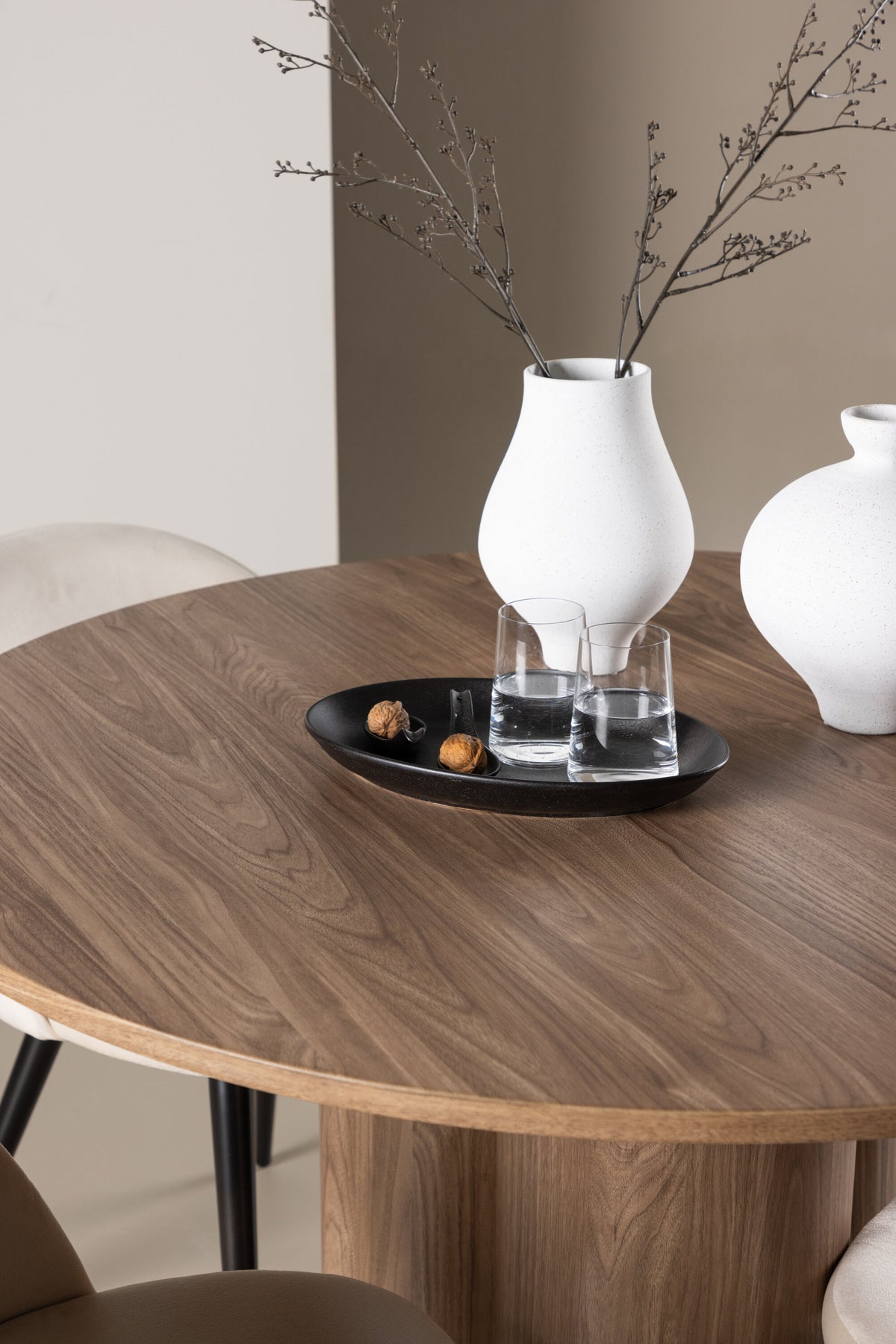 Olivia Matbord med Velvet Stolarna – MDF