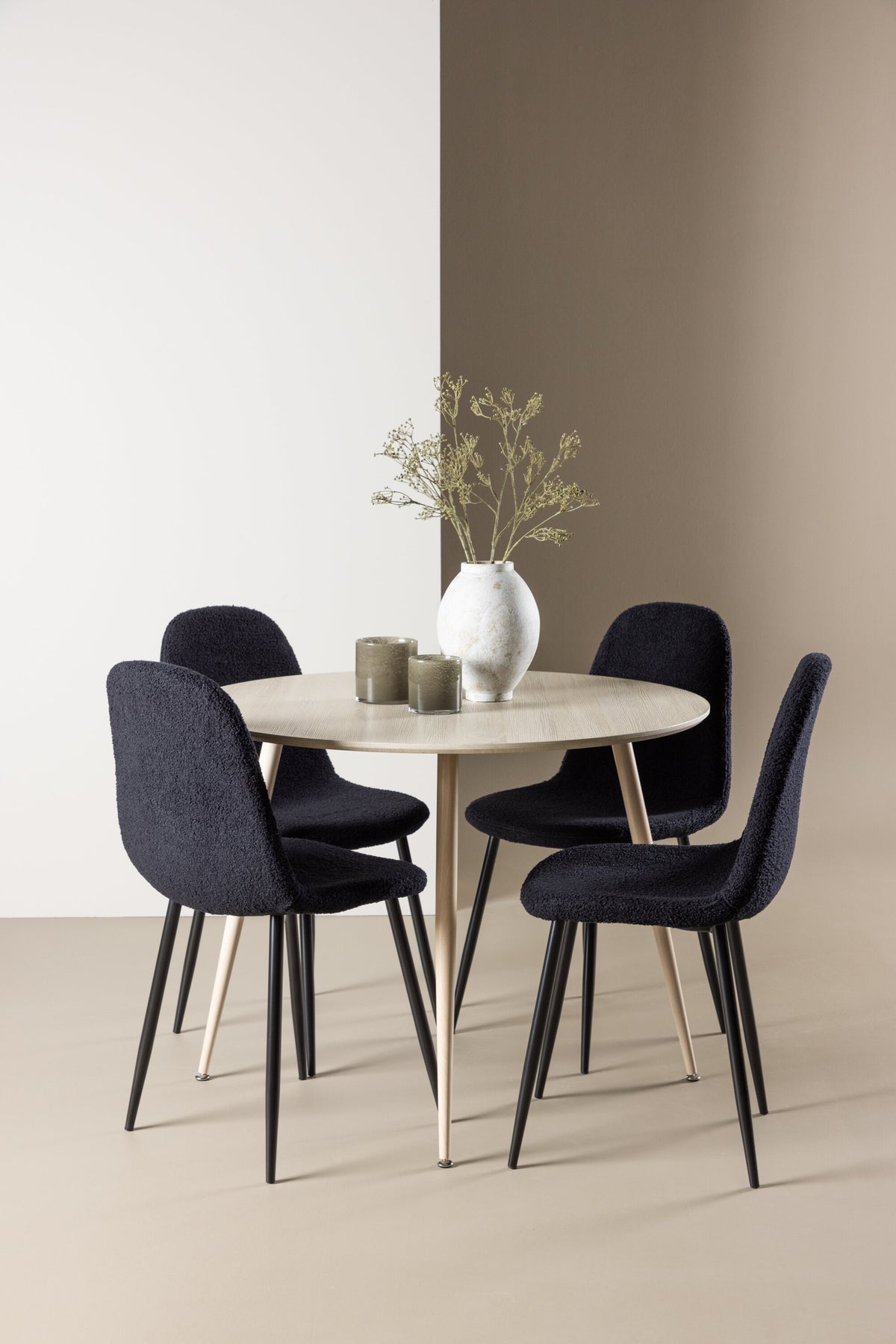 Plaza Matbord med Polar Stolarna – MDF