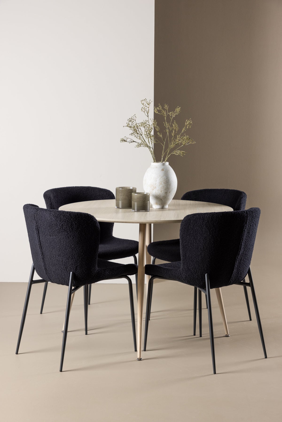 Plaza Matbord med Modesto Stolarna – MDF