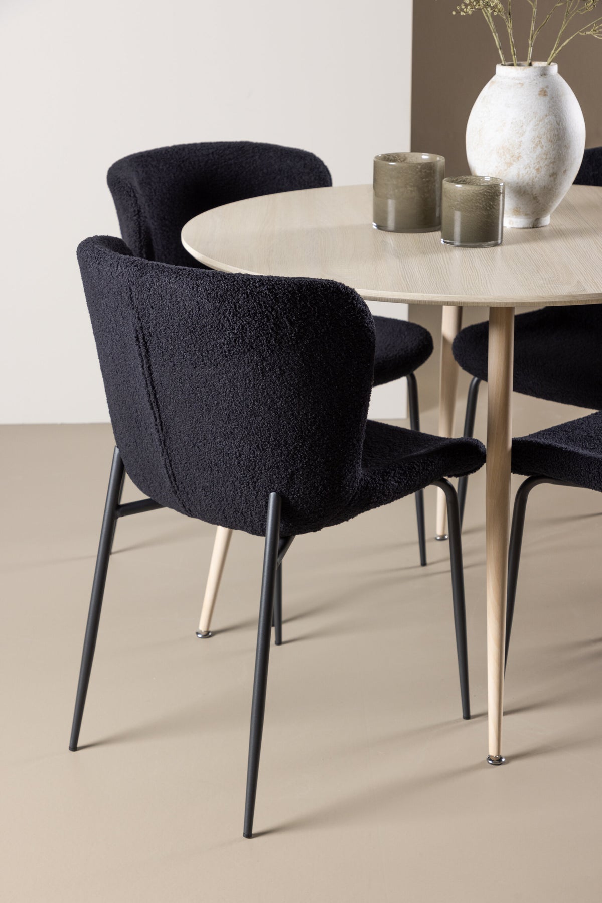 Plaza Matbord med Modesto Stolarna – MDF