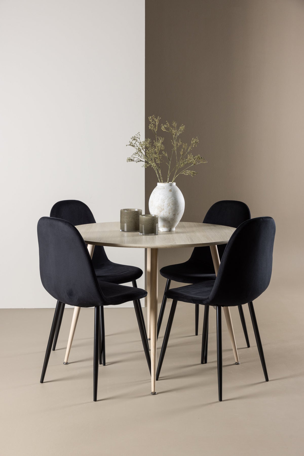Plaza Matbord med Polar Stolarna – MDF