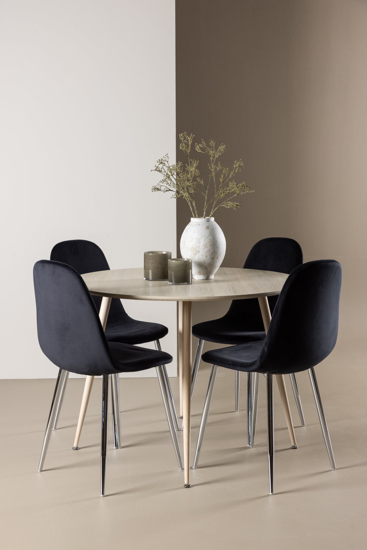 Plaza Matbord med Polar Stolarna – MDF