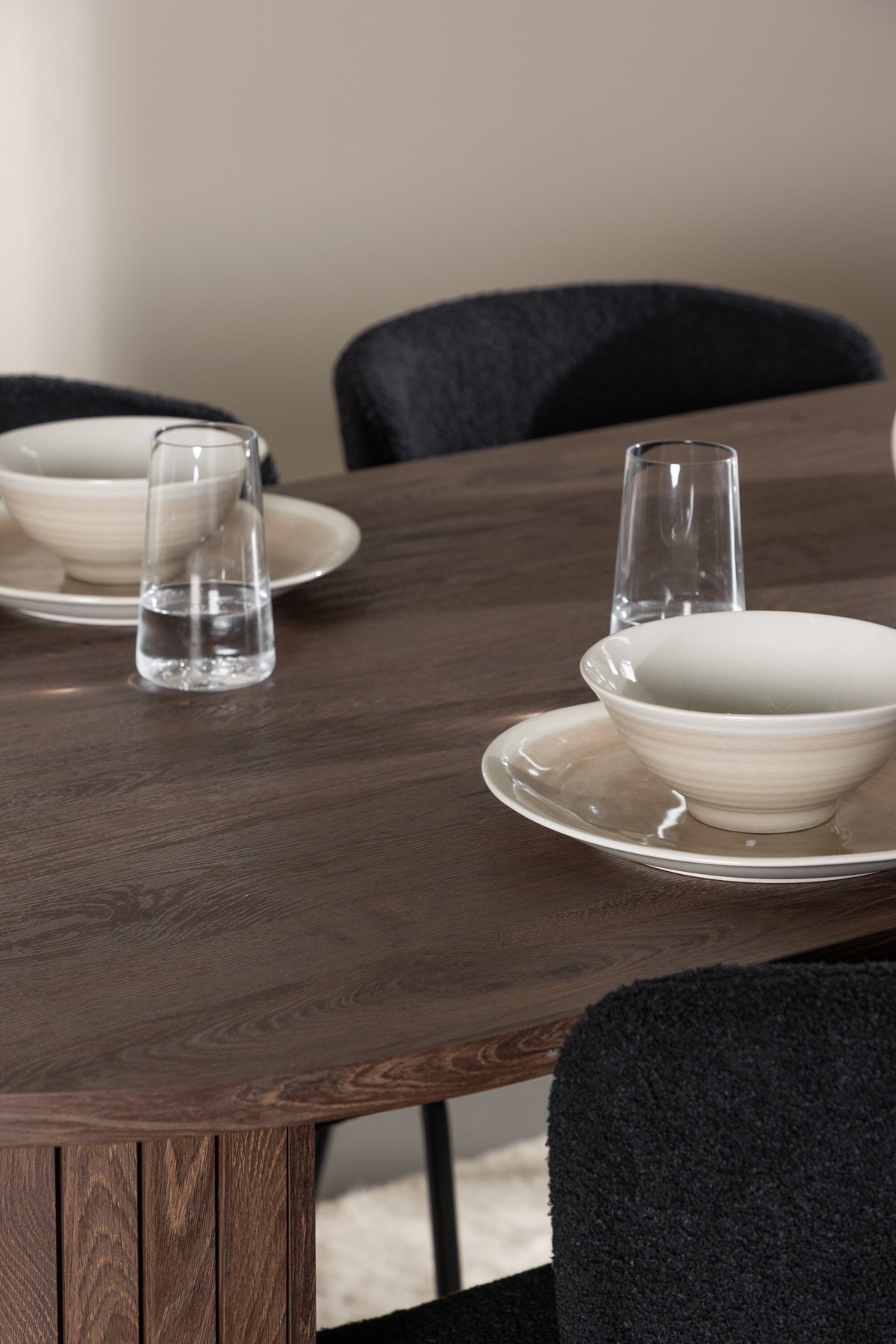 Härön Matbord med Modesto Stolarna – MDF