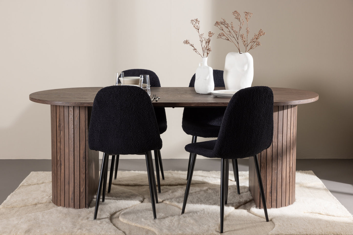 Härön Matbord med Polar Stolarna – MDF