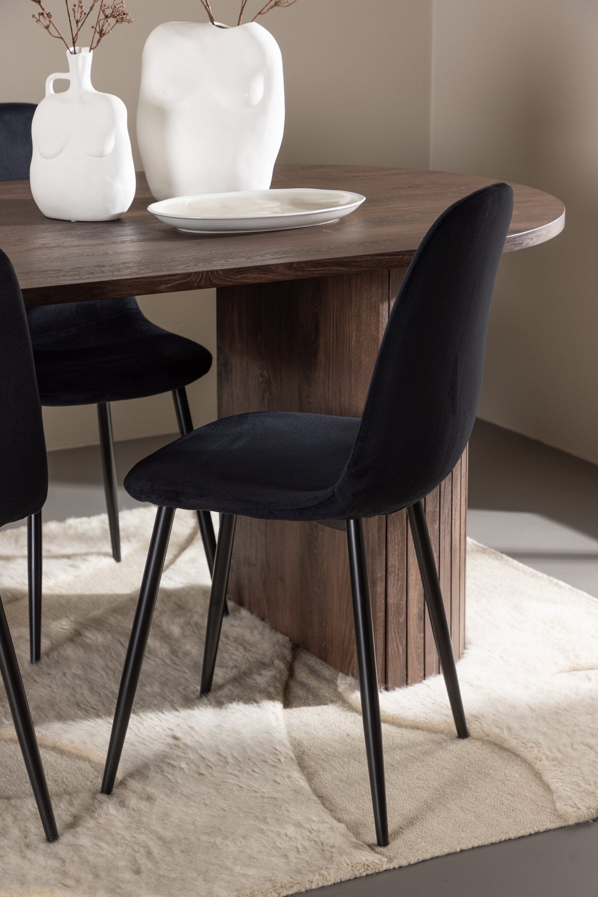 Härön Matbord med Polar Stolarna – MDF