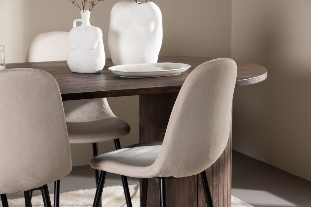 Härön Matbord med Polar Stolarna – MDF
