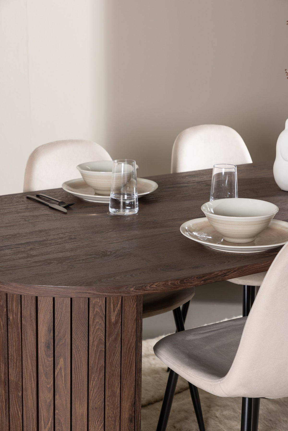 Härön Matbord med Polar Stolarna – MDF