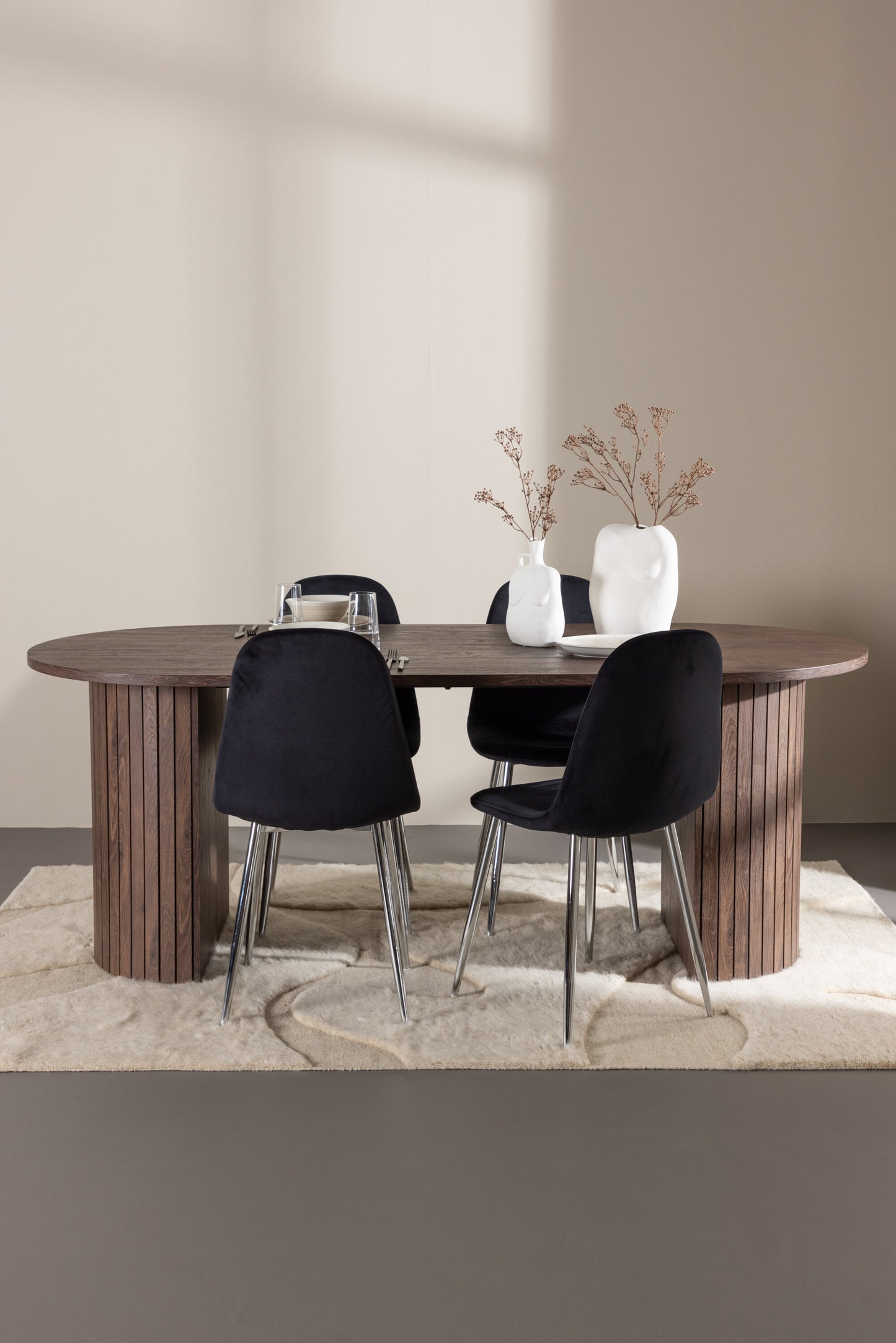 Härön Matbord med Polar Stolarna – MDF